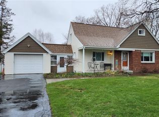 110 McGuire Rd, Rochester, NY 14616