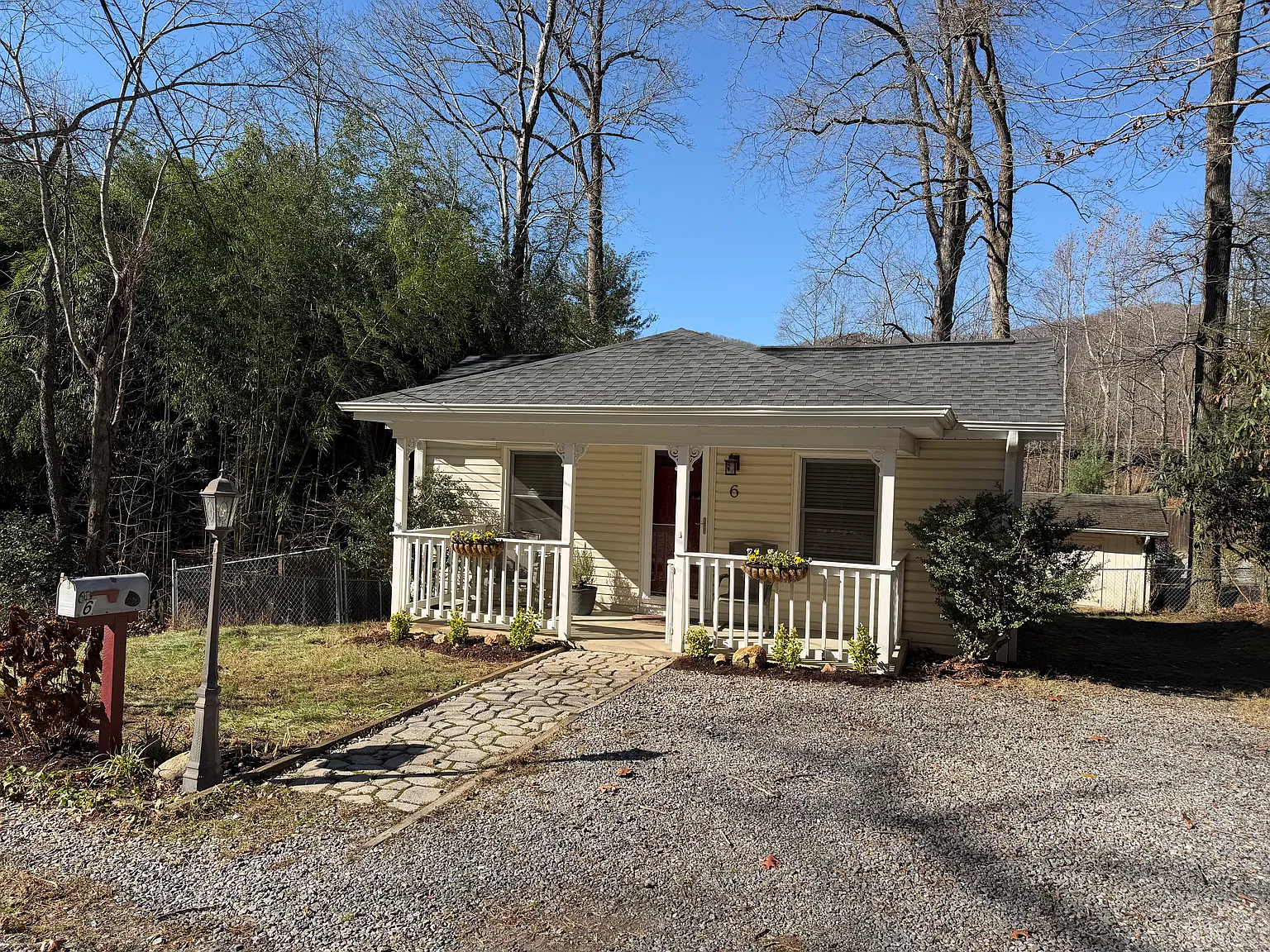6 Dixon Rd — Photo 3