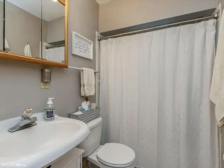 2919 Russell Dr NE — Photo 12