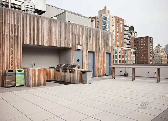 Rented by Warburg | media 10