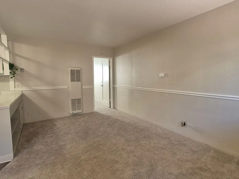 Fort Sutter Manor, Classic Midtown Living! — Photo 39