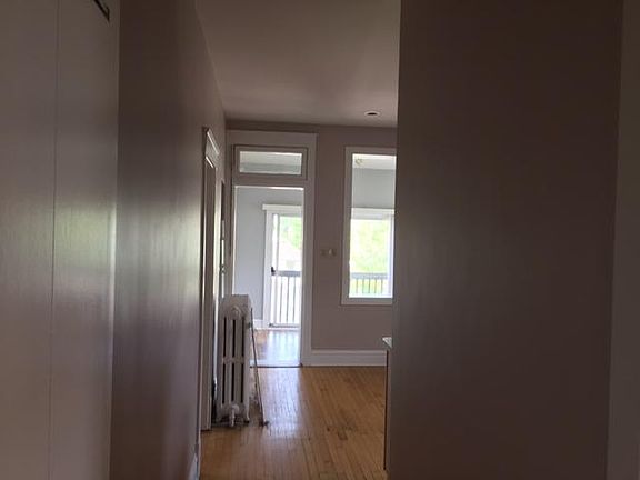 4th image of 4426 N Whipple St APT 2
