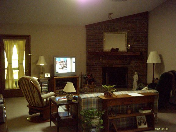 17x20 Living Room