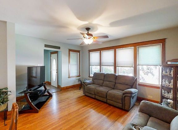 4th image of 3133 N 79th Ave