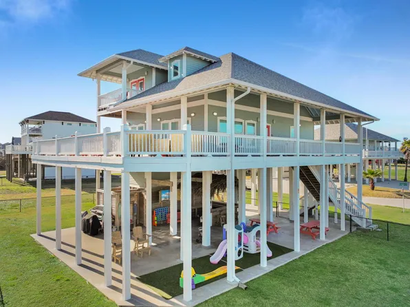 2640 Breaker Dr, Crystal Beach, TX 77650