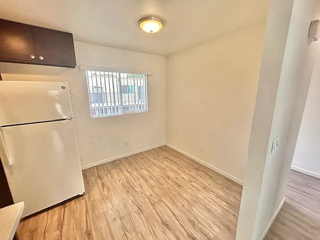 445 E St #5 — Photo 9