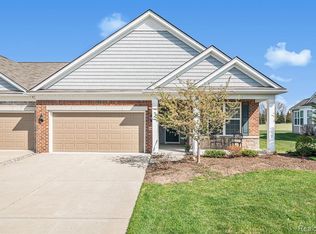 6462 Prairie Dunes Dr, Grand Blanc, MI 48439