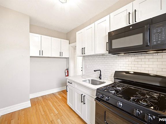 4th image of 100 Prospect St APT 204