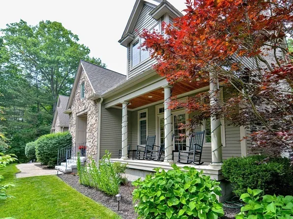 3 Sunnyrock Dr, Walpole, MA 02081