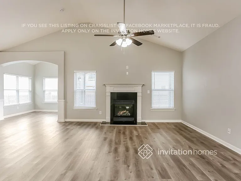 5058 Manning Dr — Photo 4