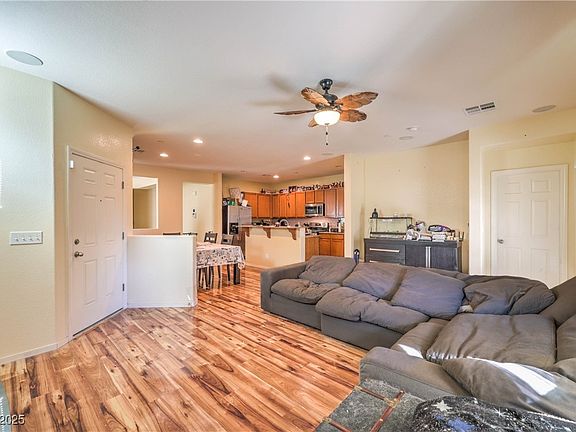 5th image of 936 Aspen Cliff Dr