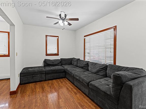 4th image of 6383 Lapeer Rd