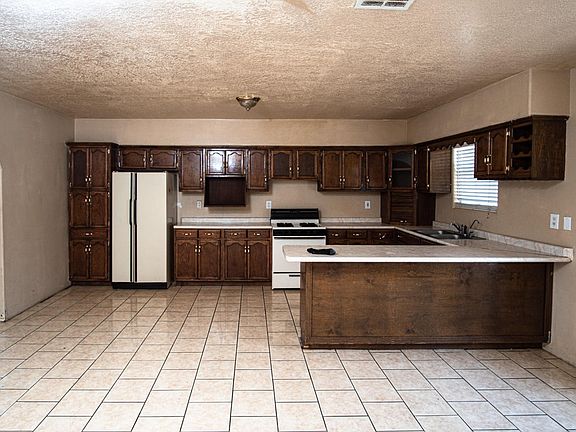 4th image of 14608 Desert Blossom Dr