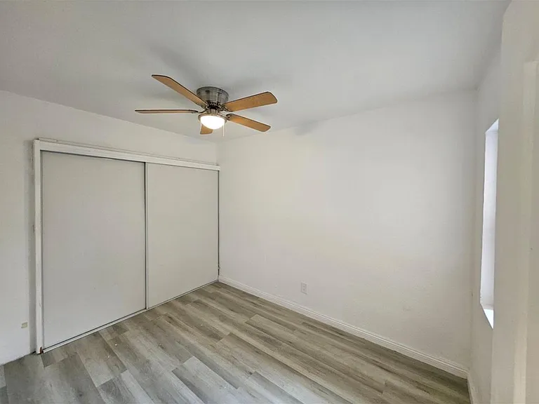 2111 W 54th St #2 — Photo 6