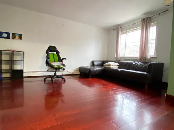 14825 59th Ave Floor 2, Flushing, NY 11355