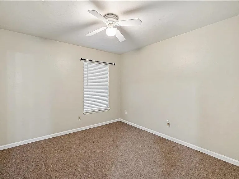 1346 Hancock St #B — Photo 5