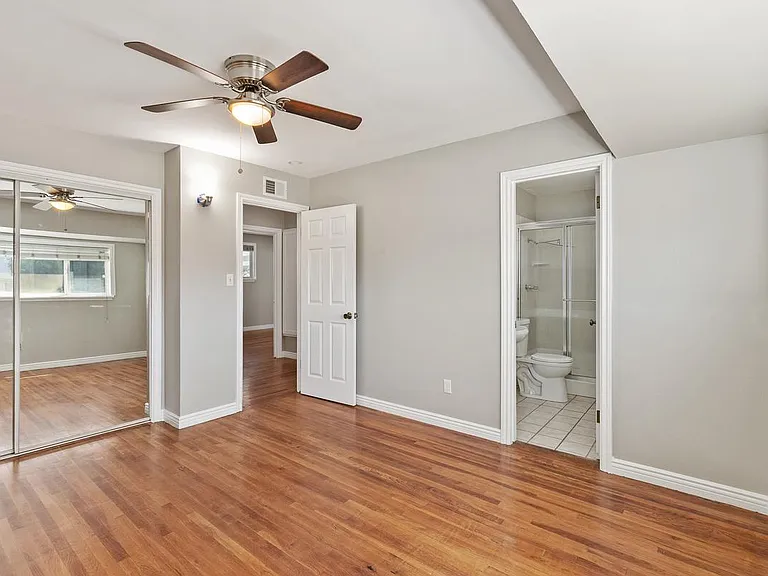 4060 Armstrong St — Photo 10