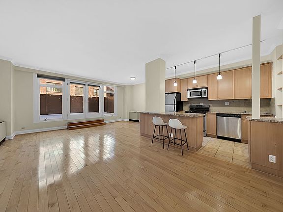3rd image of 345 E 73rd St APT 1A