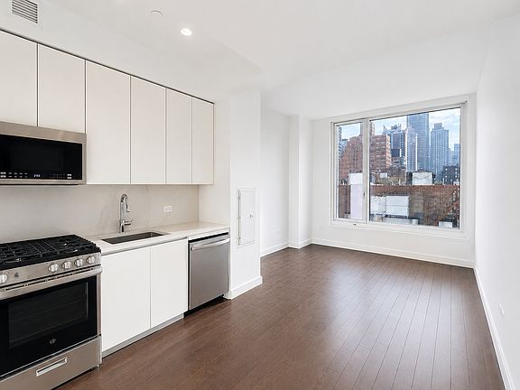 3rd image of 232 E 54th St APT 9C