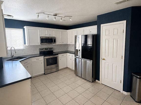 3rd image of 5007 Morning Star Ln