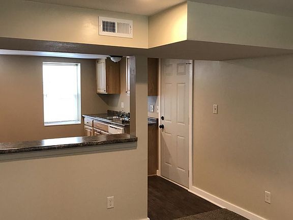 Looking into kitchen from Livingroom