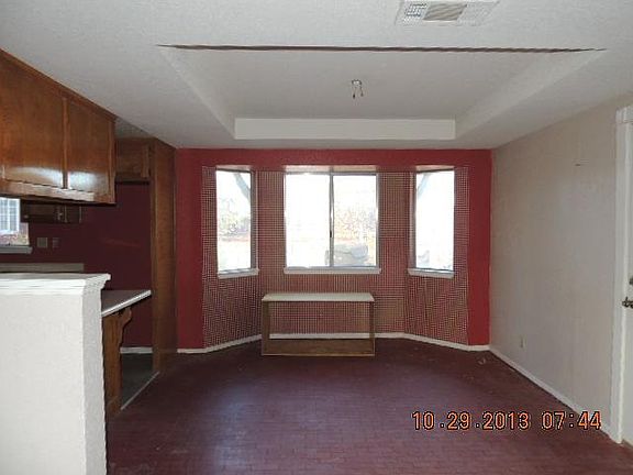 4th image of 9204 Jacaranda Ave