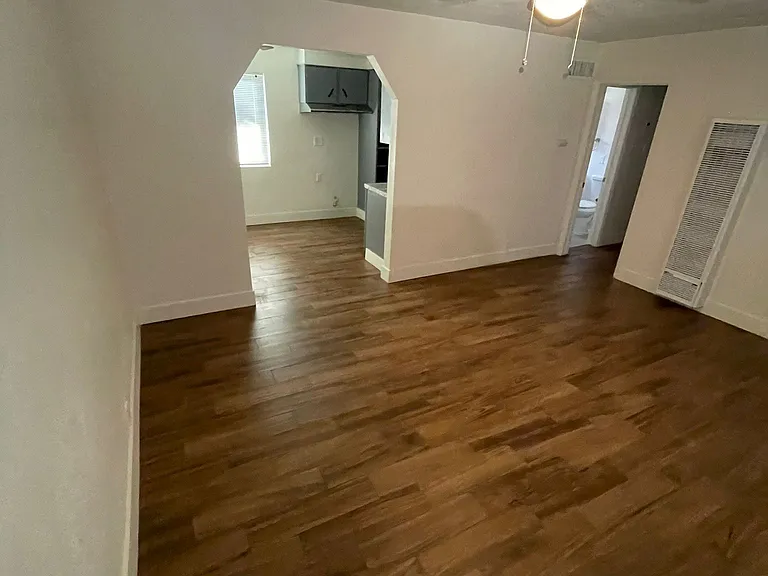 910 Mount Vernon Ave #6 — Photo 4