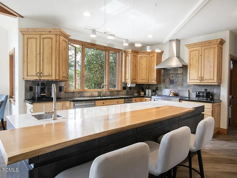 1035 Abilene Way — Photo 8