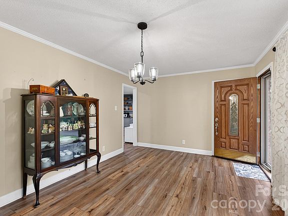 4th image of 1172 Rainbow Cir