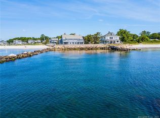 35 Beach Pond Rd, Groton, CT 06340