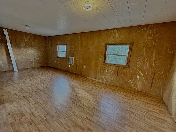 2nd image of 8974 Thompson Valley Rd