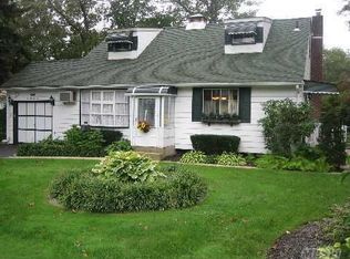 274 Maple Ave, Smithtown, NY 11787