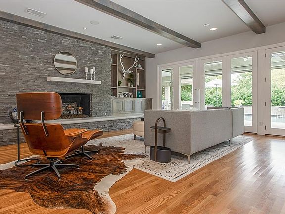 5th image of 2717 River Forest Dr