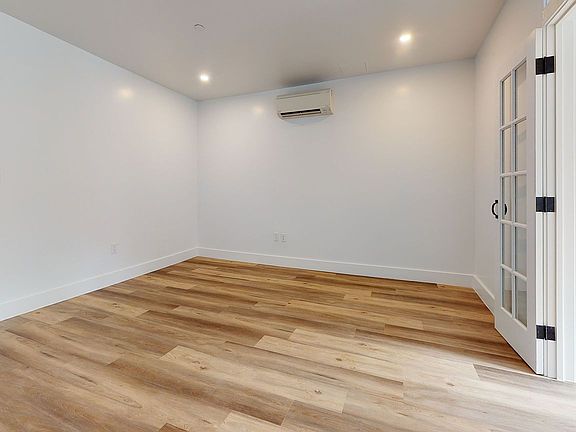 5th image of 198 Kingsland Ave #4A