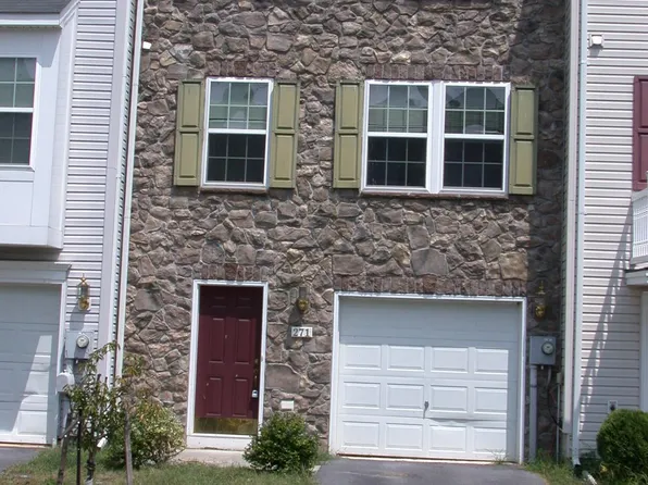 271 Scarboro Dr, Bunker Hill, WV 25413