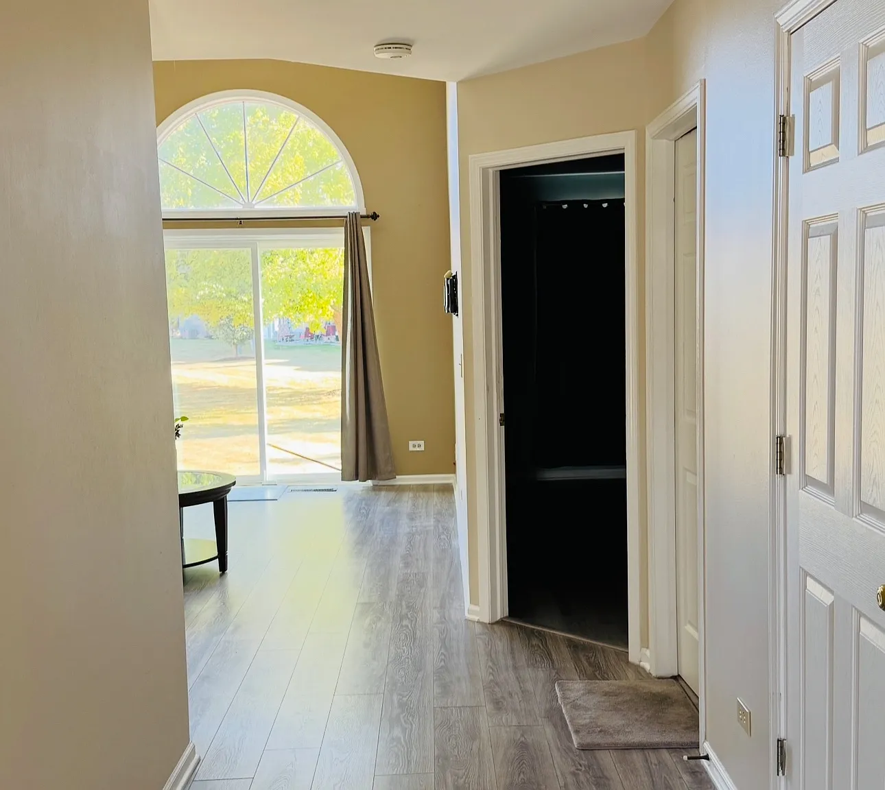 775 Hoover Dr — Photo 2