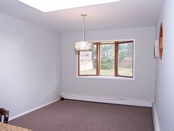5th image of 492 Avondale Dr