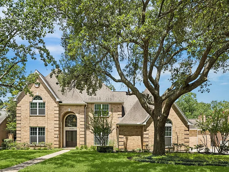 1534 Mission Springs Dr — Photo 3