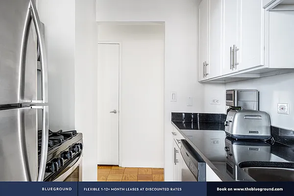 Rented by The Blueground | media 8