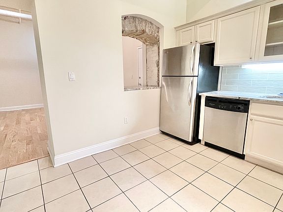 4th image of 266 S 23rd St APT 11A