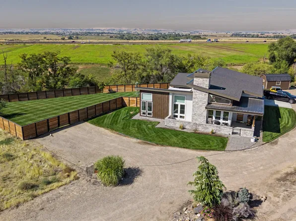 6657 Whitley Dr, Fruitland, ID 83619