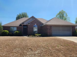 110 Grapevine St, Conway, AR 72034