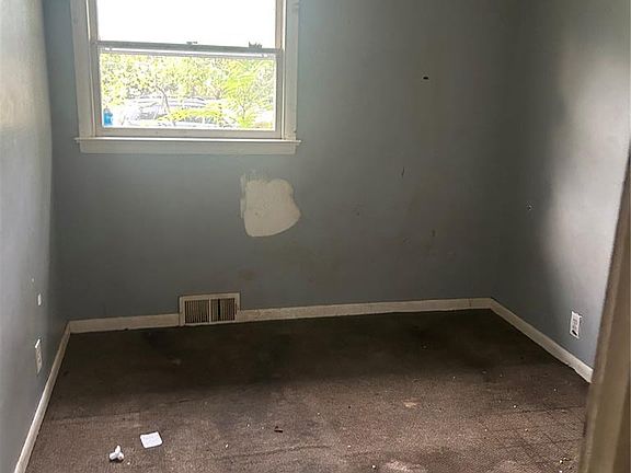 3rd image of 905 Delaird Dr
