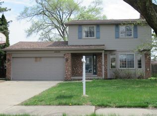 43120 Chaucer Dr, Sterling Heights, MI 48313