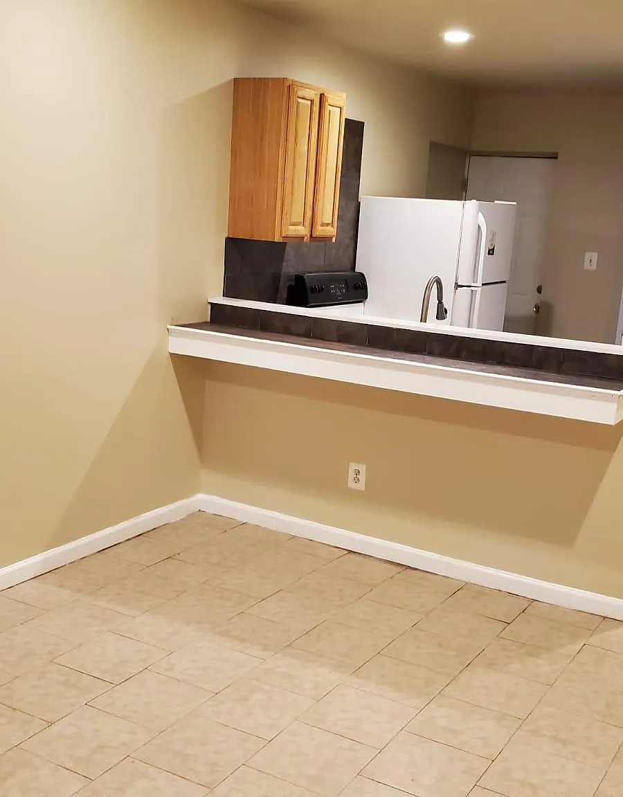 3 bed, 1.5 bath, 1100 sqft, $1,650 — Photo 1