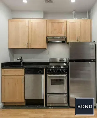 Rented by Bond New York | media 9