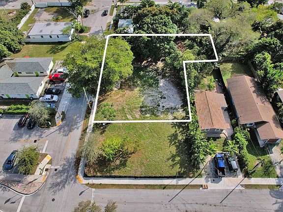 2nd image of 3361 NE 11th Avenue