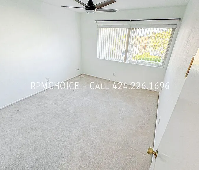 23821 Stanhurst Ave — Photo 24