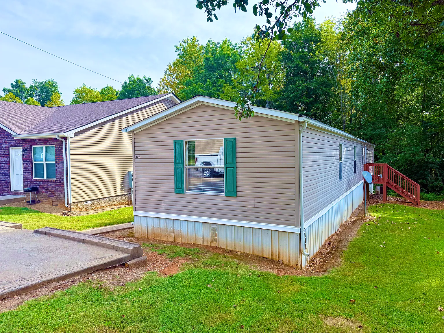 3 bed, 960 sqft, $995 — Photo 1