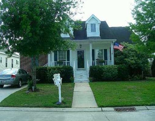 1st image of 304 Nottaway Dr